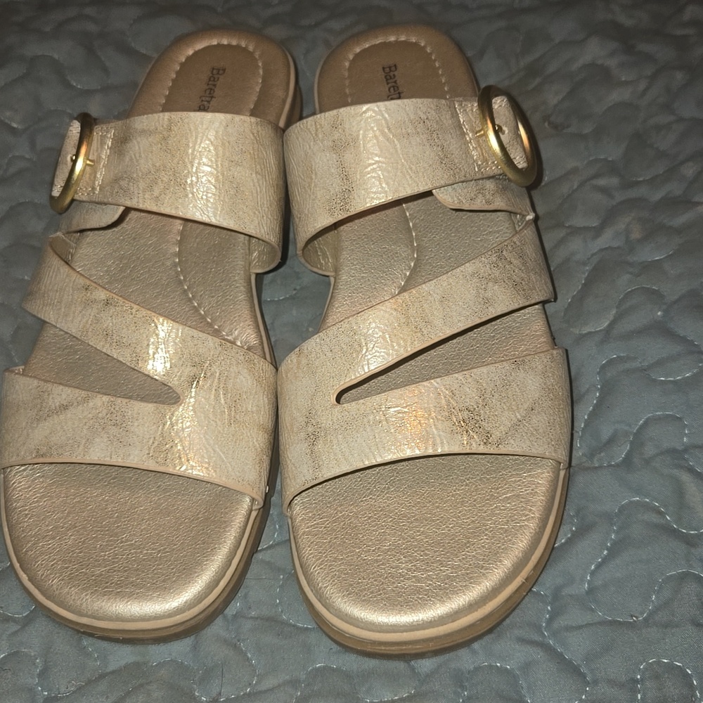 Baretraps Romeo Gold / Cream Sandals size 8.5M